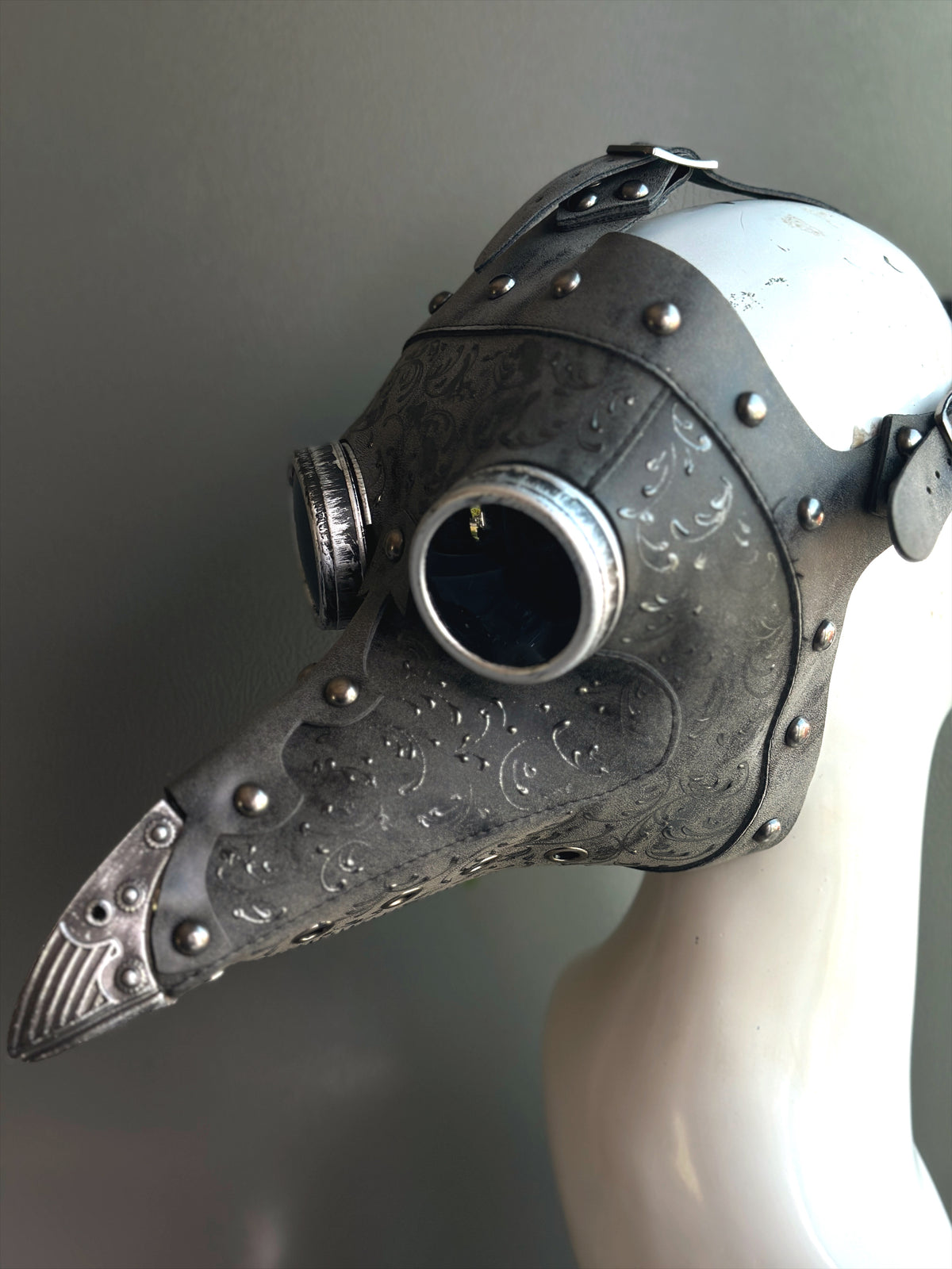 Máscara de la Peste Steampunk Gris Filigrana, foto 3 de 6