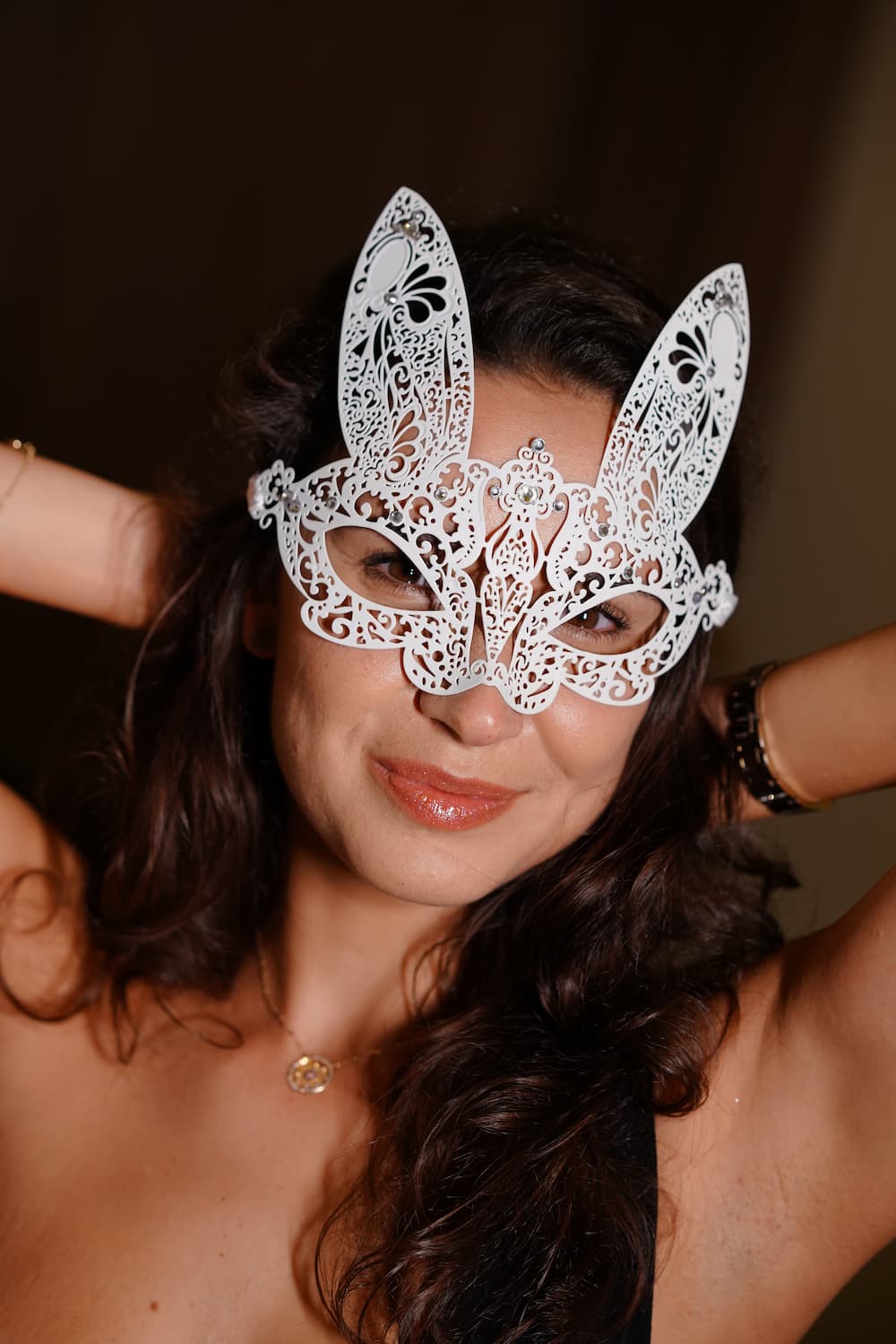 Máscara Metálica de Conejo Blanca, foto 1 de 3