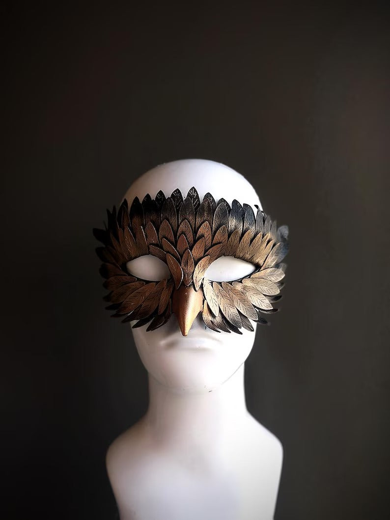Máscara de Águila con Plumas Bronce y Negra, foto 3 de 3