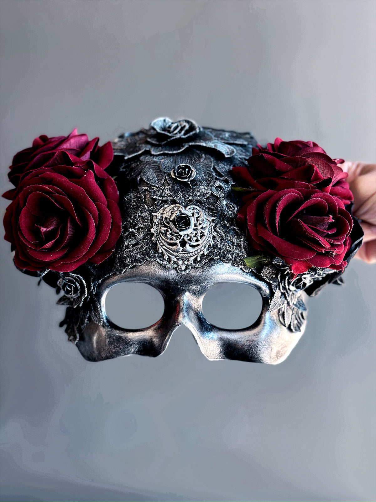 Máscara de Calavera Gótica con Rosas, foto 1 de 3